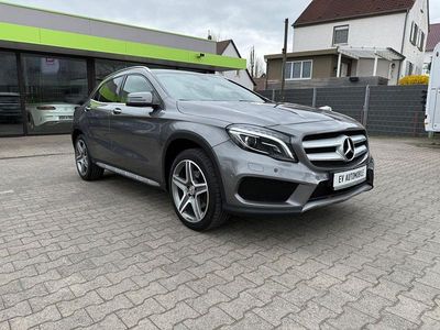 Grau Gebraucht 2015 Mercedes GLA250 StreetStyle SUV | 16.600 € (Fairer Preis)