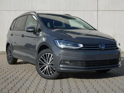 Neu VW Touran 122 PS (89 kW) 2026 Delfin grau metallic Van / Kleinbus