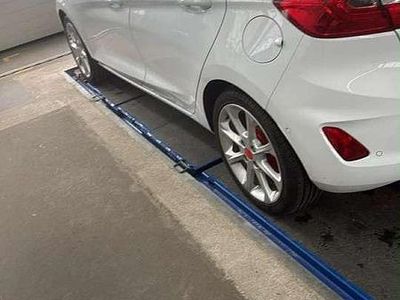 Gebraucht Ford Fiesta Cool & Connect 101 PS (74 kW) 2018 Weiß Kleinwagen