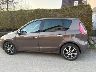 Gebraucht Renault Scénic III Dynamique 150 PS (110 kW) 2010 Braun Van / Kleinbus