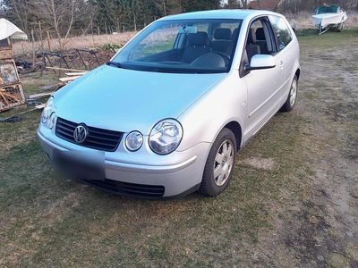 Gebraucht VW Polo 75 PS (55 kW) 2002 Silber Kleinwagen