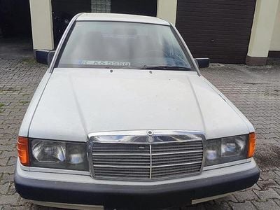 Gebraucht Mercedes 190 72 PS (52 kW) 1988 Weiß Limousine