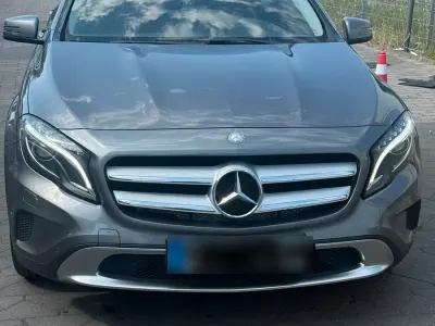 Gebraucht Mercedes GLA220 170 PS (125 kW) 2014 Grau SUV