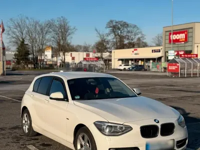 Gebraucht BMW 116 Sport Line 136 PS (100 kW) 2013 Weiß Kleinwagen