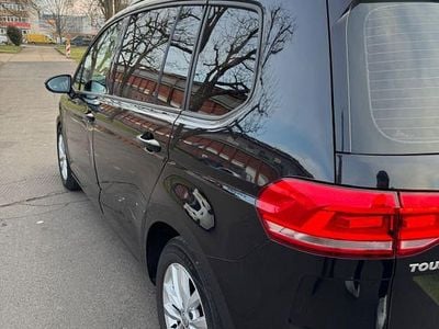 Usata VW Touran Comfortline 116 CV (85 kW) 2018 Nero Monovolume
