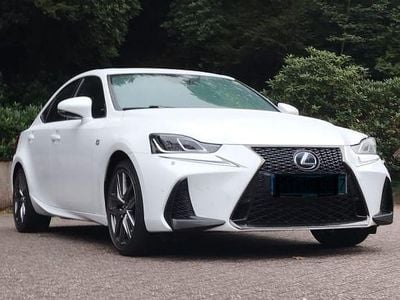 Weiß Gebraucht 2020 Lexus IS300h Sport Line Limousine | 37.500 € (Teuer)