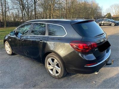 Gebraucht Opel Astra Sport 180 PS (132 kW) 2013 Schwarz Kombi