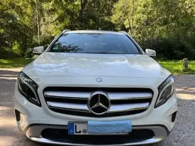 Gebraucht Mercedes GLA180 Urban 122 PS (89 kW) 2016 Weiß SUV