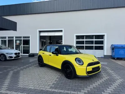 Gebraucht Mini Cooper 114 kW (156 PS) 2025 Sunny side yellow Kleinwagen