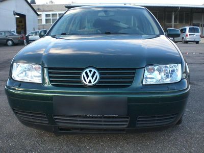 Usata VW Bora 101 CV (74 kW) 1998 Verde Berlina