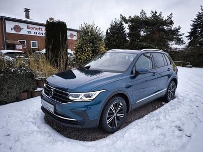 Nightshade blue metallic Gebraucht 2021 VW Tiguan United SUV | 24.980 € (Guter Preis)