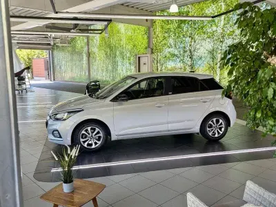 Gebraucht Hyundai i20 Active 84 PS (61 kW) 2020 Grau Kleinwagen