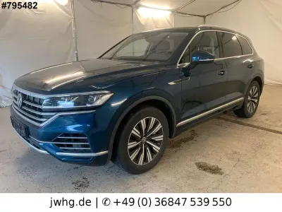 Gebraucht VW Touareg Elegance 381 PS (280 kW) 2021 Aquamarinblau SUV