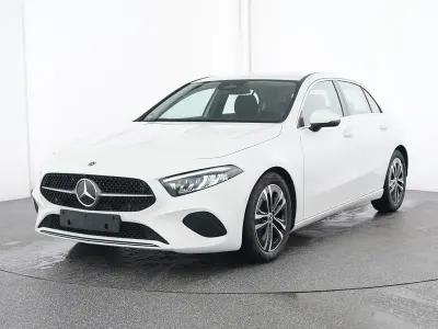 Gebraucht Mercedes A200 Advanced 163 PS (119 kW) 2025 Unilack polarweiß Limousine