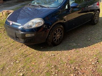 Gebraucht Fiat Punto 105 PS (77 kW) 2011 Blau Kleinwagen