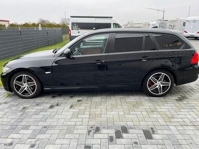Gebraucht BMW 320 Exclusive 250 PS (183 kW) 2012 Schwarz Kombi