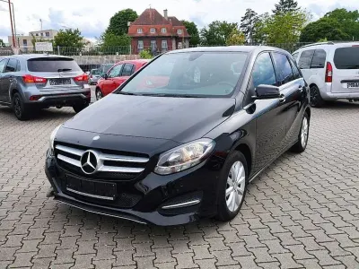 Gebraucht Mercedes B180 109 PS (80 kW) 2015 Schwarz Kleinwagen