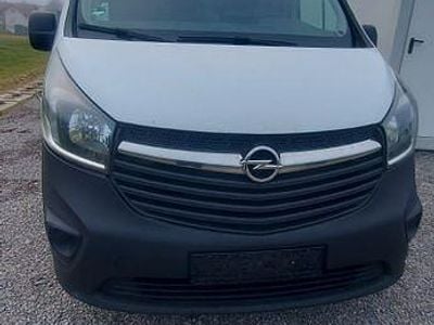 Weiß Gebraucht 2016 Opel Vivaro Van / Kleinbus | 5.990 €