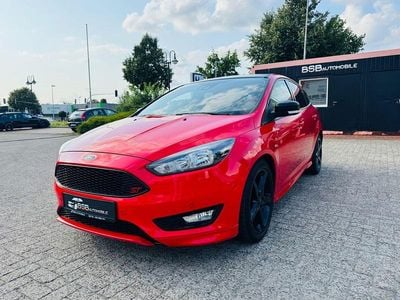 Gebraucht Ford Focus ST-Line 150 PS (110 kW) 2016 Rot Limousine