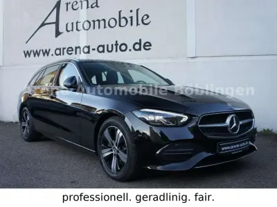 Gebraucht Mercedes C200 Avantgarde 163 PS (119 kW) 2023 Schwarz/baltic black Kombi
