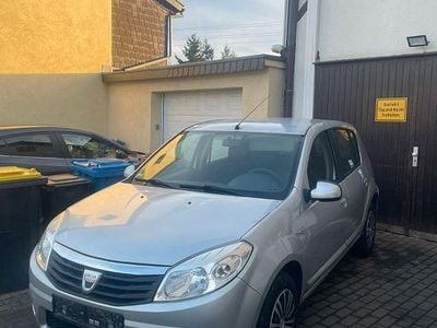 Grau Gebraucht 2009 Dacia Sandero Limousine | 1.450 € (Guter Preis)