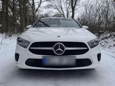 Gebraucht Mercedes A200 Progressive 163 PS (119 kW) 2019 Weiß Limousine
