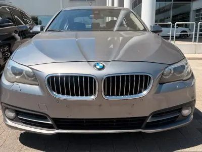 Gebraucht BMW 530 258 PS (189 kW) 2014 Grau Limousine