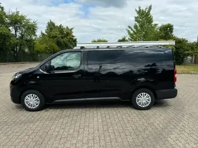 Używany Opel Vivaro Edition 122 KM (89 kW) 2021 Czarny Minivan
