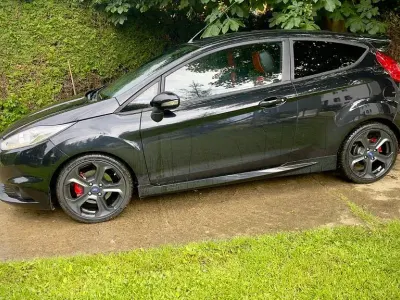 Gebraucht Ford Fiesta ST 182 PS (133 kW) 2013 Schwarz Kleinwagen