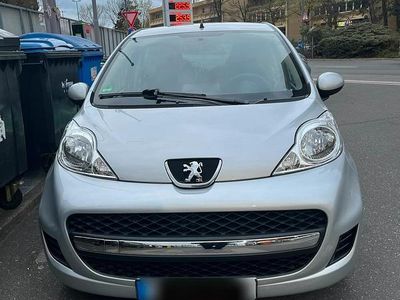 Usata Peugeot 107 68 CV (50 kW) 2009 Argento Utilitaria