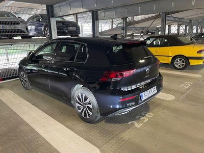 Gebraucht VW Golf VII Life 150 PS (110 kW) 2021 Schwarz Kleinwagen