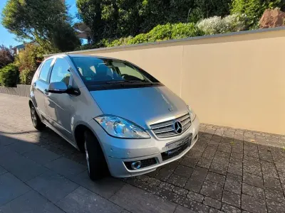 Gebraucht Mercedes A180 116 PS (85 kW) 2011 Silber Limousine