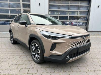 Mud bath metallic 4z2 Neu 2025 Toyota Corolla Cross Style SUV | 35.490 € (Fairer Preis)