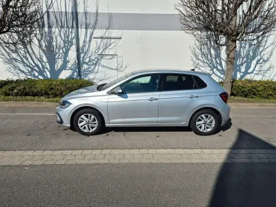 Usata VW Polo Style 110 CV (80 kW) 2022 Argento Utilitaria