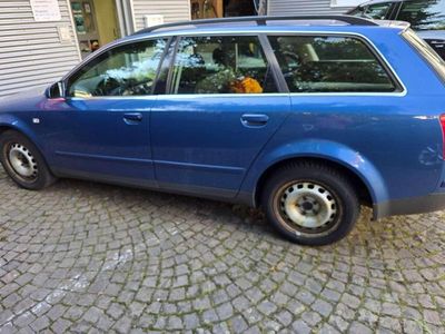Blau Gebraucht 2001 Audi A4 Kombi | 2.500 € (Etwas zu teuer)