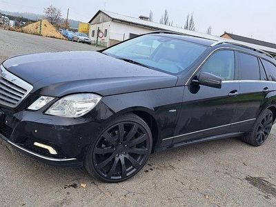 Gebraucht Mercedes E220 170 PS (125 kW) 2010 Schwarz Limousine