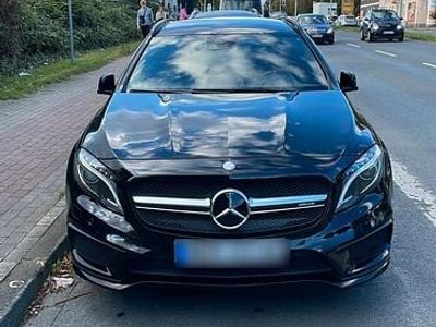 Schwarz Gebraucht 2016 Mercedes GLA45 AMG AMG SUV | 24.950 €