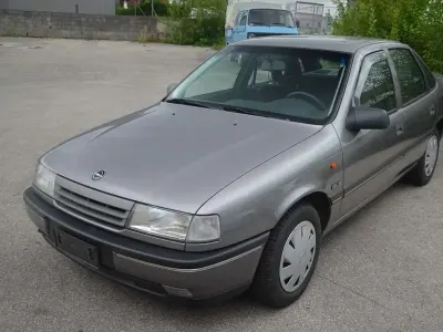 Usata Opel Vectra 90 CV (66 kW) 1992 Grigio Berlina
