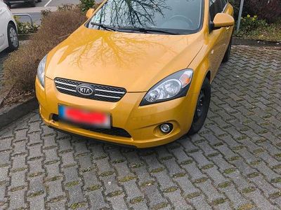 Gebraucht Kia Ceed 126 PS (92 kW) 2009 Gold Kleinwagen