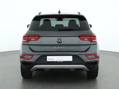 Second-hand VW T-Roc 150 CP (110 kW) 2024 Gri SUV
