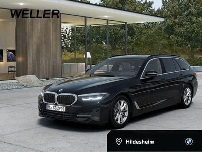Black sapphire (schwarz) Gebraucht 2023 BMW 520 Comfort Edition Kombi | 27.950 € (Guter Preis)