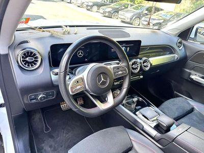 Mercedes GLB180
