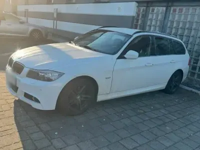 Gebraucht BMW 320 M Sport 184 PS (135 kW) 2011 Weiß Kombi