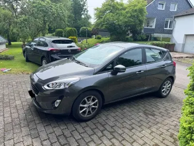 Gebraucht Ford Fiesta Cool & Connect 86 PS (63 kW) 2017 Grau Kleinwagen