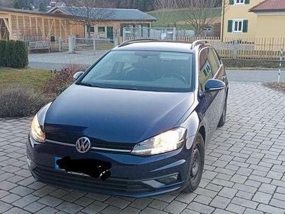 Gebraucht VW Golf VII Trendline 116 PS (85 kW) 2018 Blau Kombi