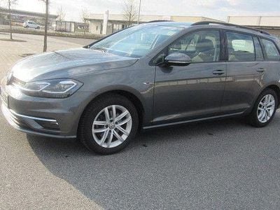 Gebraucht VW Golf VII Comfortline 116 PS (85 kW) 2019 Grau Kombi