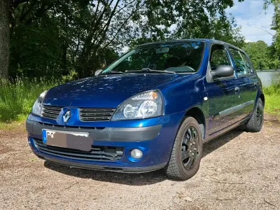 Gebraucht Renault Clio 75 PS (55 kW) 2005 Blau Kleinwagen