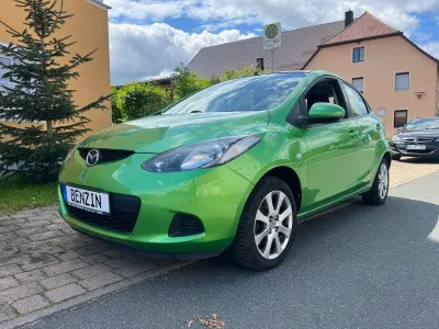 Używany Mazda 2 75 KM (55 kW) 2008 Zielony Sedan/Limuzyna