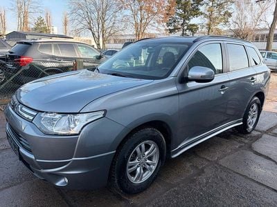 Gebraucht Mitsubishi Outlander Invite 150 PS (110 kW) 2013 Grau SUV