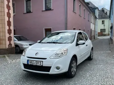 Gebraucht Renault Clio 75 PS (55 kW) 2012 Weiß Kleinwagen